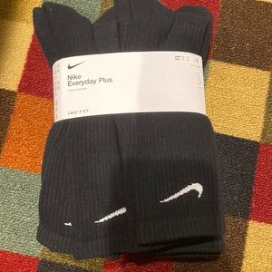 Nike Everyday Plus Dri-Fit 6 pack Crew Athletic Socks NWT